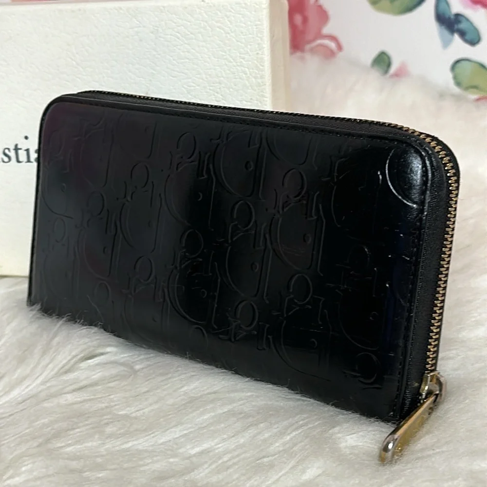 💯Authentic Dior Black Embossed Wallet🍀